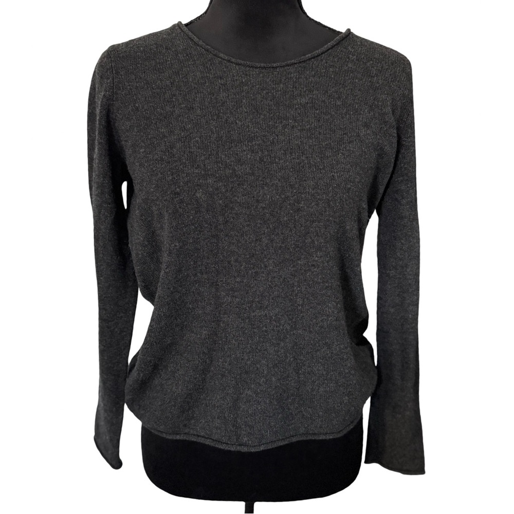 UNIQLO 100% Cashmere Long Sleeve Sweater‎ – Size Medium